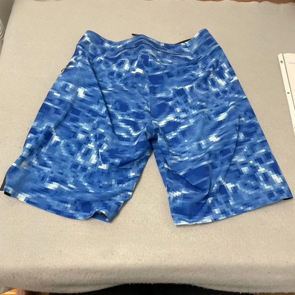 Lululemon Board Shorts Mens 32 Blue Digital Camo Swim Trunks Pixel Print‎